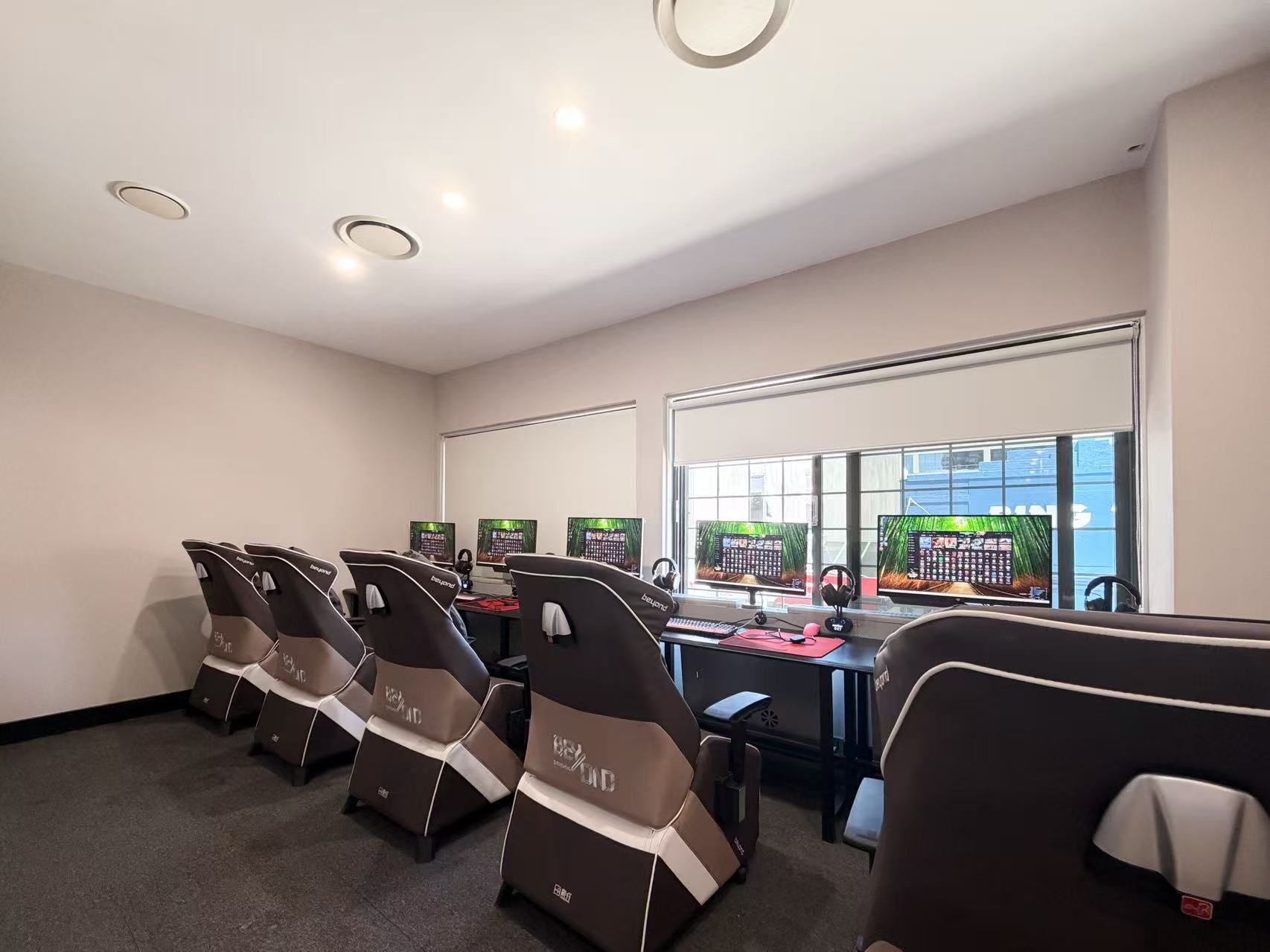 5-Player Room